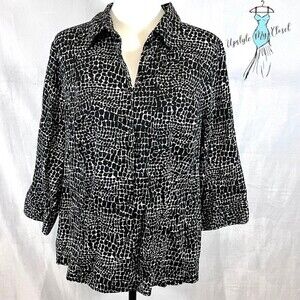 Apt 9 black and white snakeskin button down cotton top size 1X
